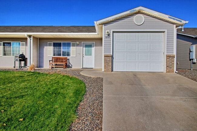 Charming 3 Bed, 2 Bath Townhome in Orchard... - Charming 3 Bed, 2 Bath Townhome in Orchard...