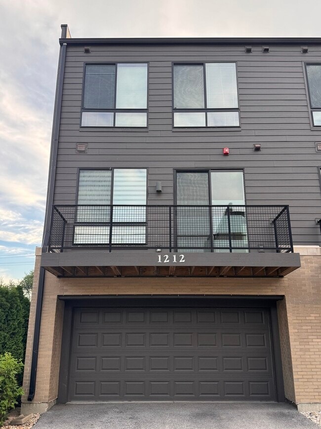 Photo - 1212 Quadrant Ln.