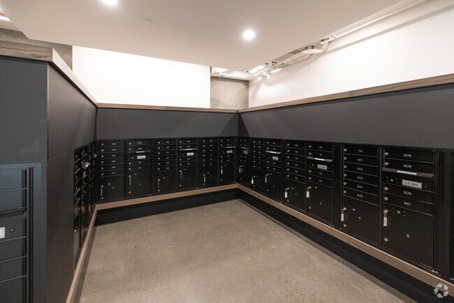 2BR, 2BA - 800SF mail room