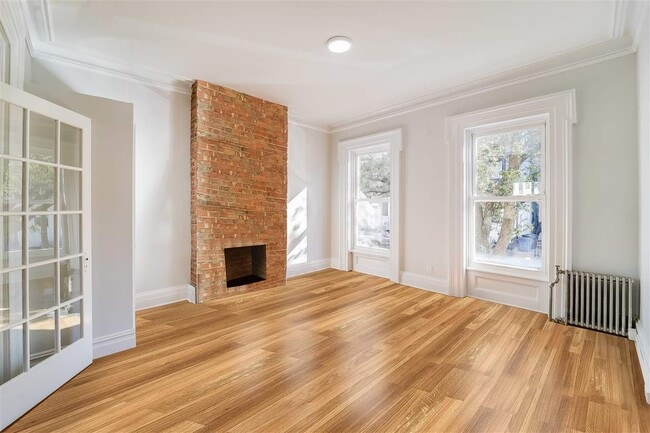 Photo - 266 3rd St Apartment Unit 1