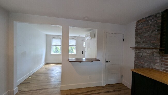 Photo - 581 Kearsarge Way