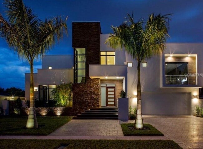 Photo - 356 Bayview Dr NE