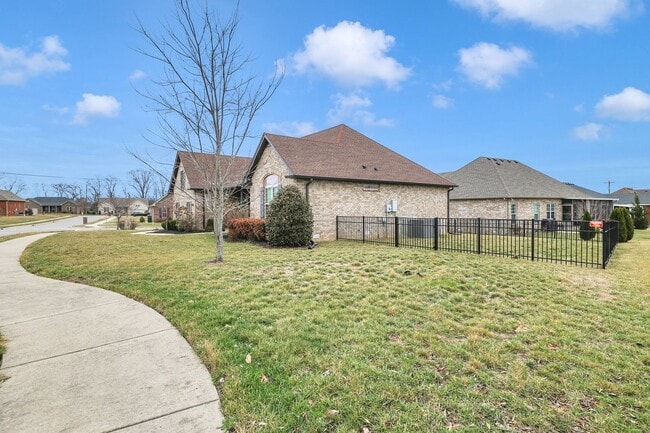 Photo - For Lease in Gallatin Zoned Liberty Creek Schools for Middle and High school