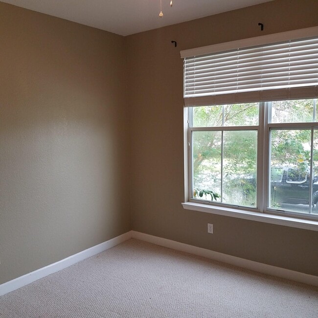 Photo - 3324 Calumet Dr