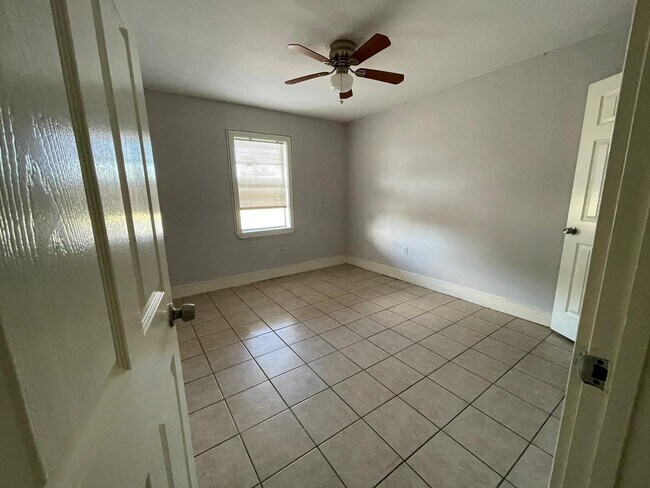 Photo - 1002 Miller Ave Unidad 1