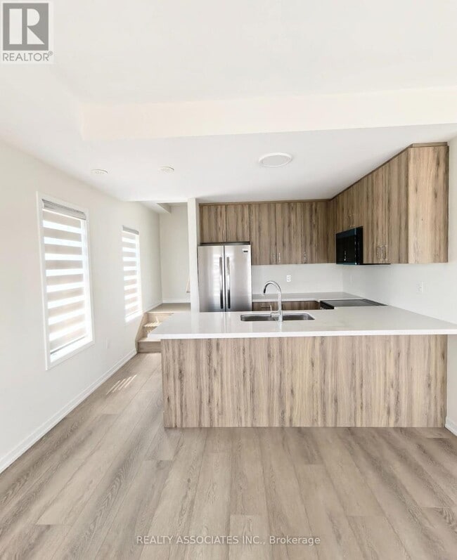 Photo - 127 Matawin Ln