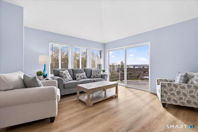 Building Photo - 675 Townsend Ave Unit 158