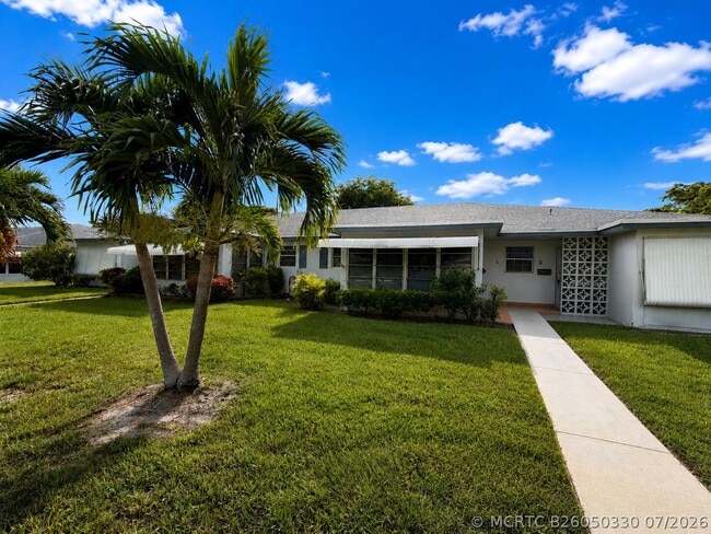 Building Photo - 1207 S Drive Way Unit C