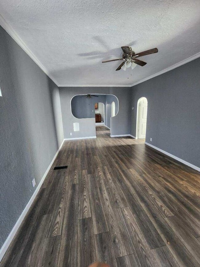 Photo - 3 Bed 1 Bath Home