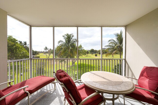 Photo - 2800 N Palm Aire Dr Unidad 309