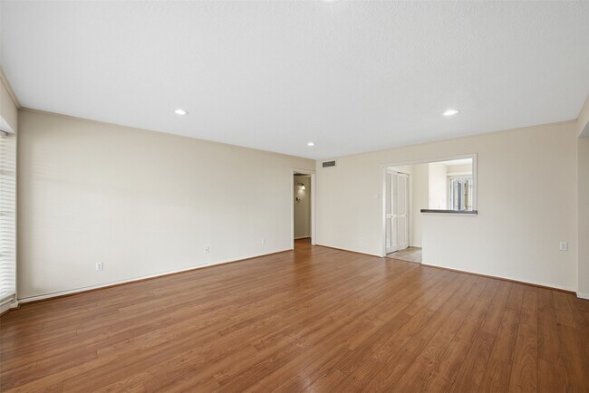 Photo - 2727 Briarhurst Dr Unit 21