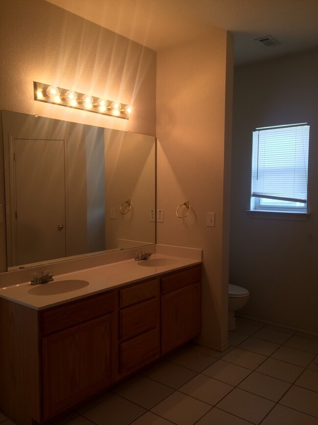 Photo - 3000 Clydesdale Way Apartamento Unidad 1