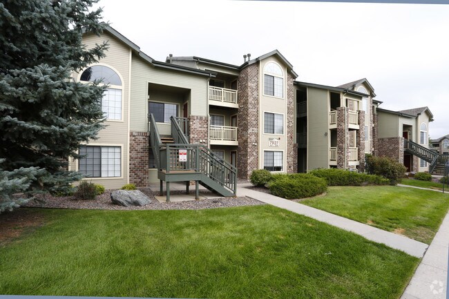 Heights By Marston Lake Apartments For Rent In Lakewood Co Forrent Com