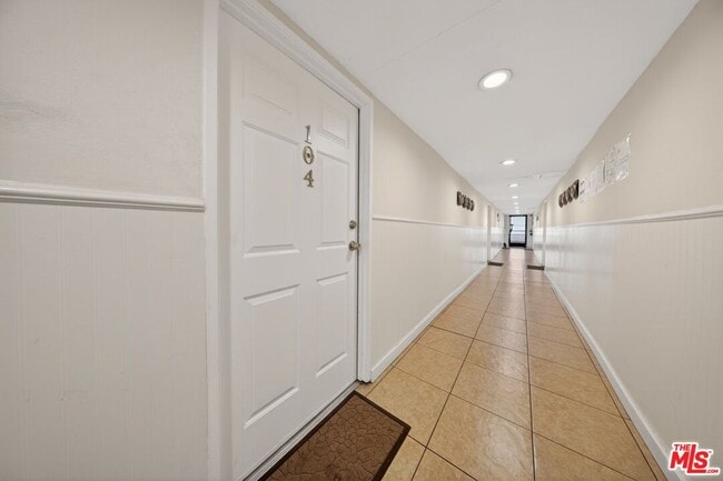 Photo - 11063 Cumpston St