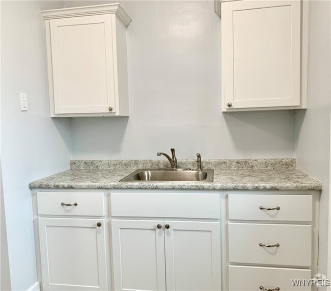 Building Photo - 420 Skillen St Rental