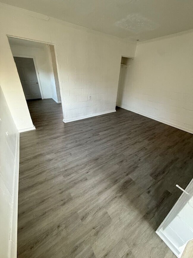 Photo - 975 Sparks St SW Unidad B