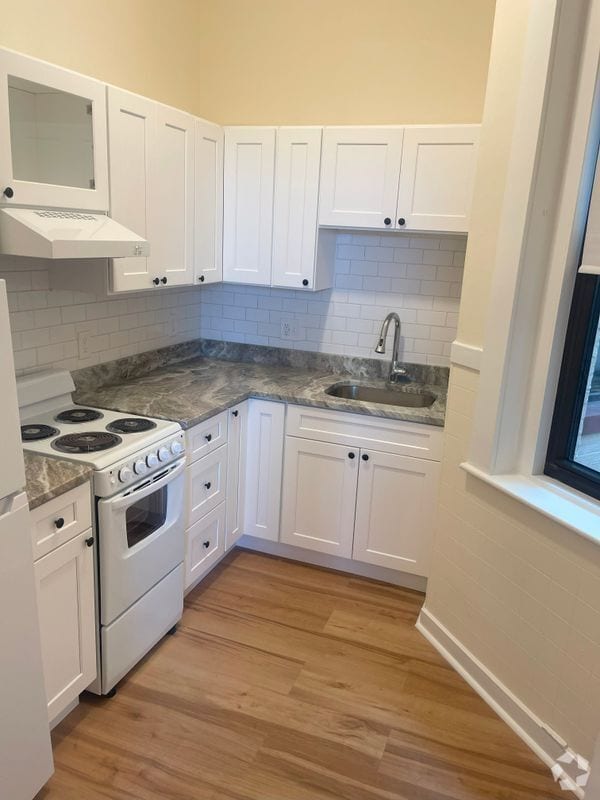 Building Photo - 504 Beacon St Rental