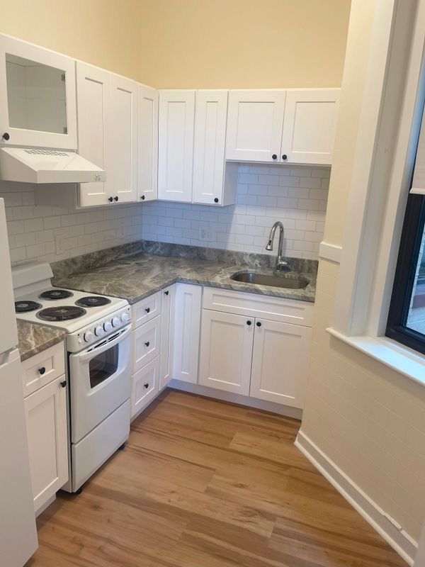 Building Photo - 504 Beacon St Rental
