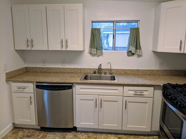 Photo - 16403 Kennedy Rd Unit ADU