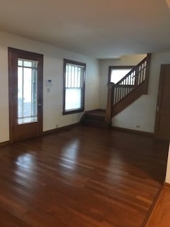 entrada a la sala de estar - 446 W Grand Ave