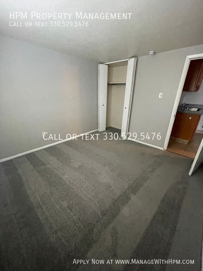 Photo - 20602 Lorain Rd Unidad B12