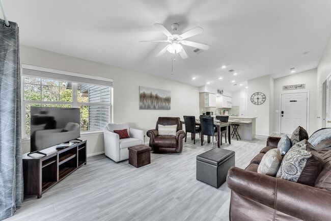 Photo - 155 W Rockford Dr Unidad ID1339980P