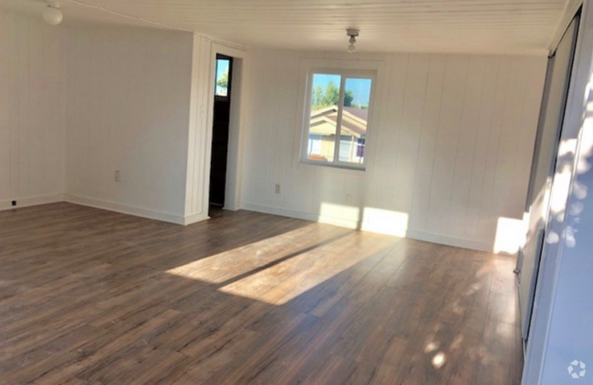 Building Photo - 17012 Bellflower Blvd Rental