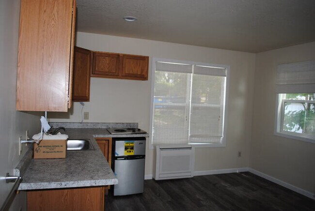 Photo - STUDIO/SEMI 1 BEDROOM - AVAILABLE AUGUST 2023!