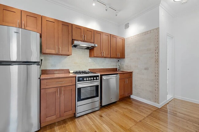 Photo - 69 1/2 Morton Street Unit 3F