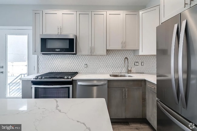 Building Photo - 1013 S 20th St Unit A Rental