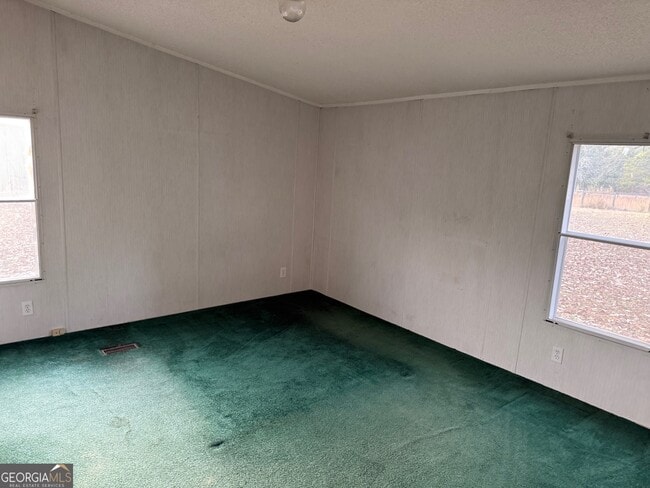 Photo - 415 McIntosh Trail