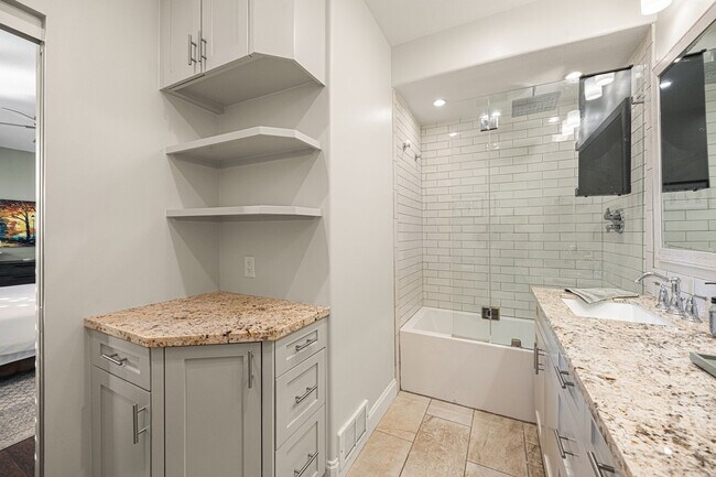 Photo - 202 E 7th St