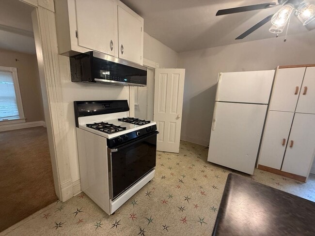 Building Photo - 701 Scott St Unit #B