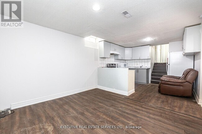 Photo - 17 Judith Crescent