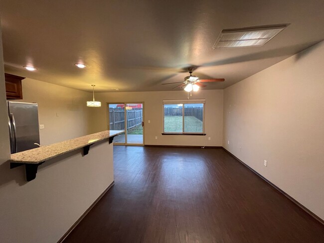 6923 Mayberry Ln