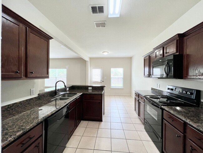 Photo - 108 Major Lee Ln