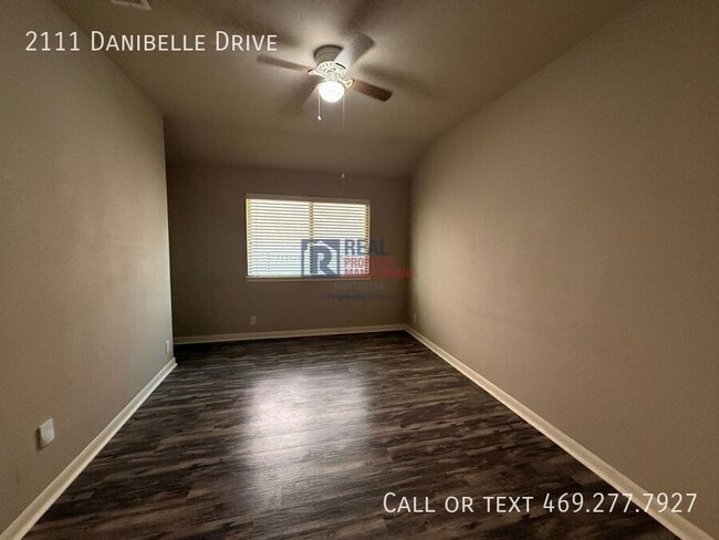 Photo - 2111 Danibelle Dr