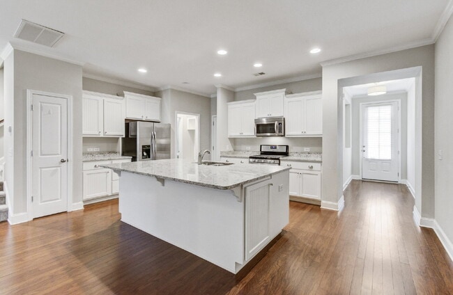 Photo - 2005 Kings Gate Ln