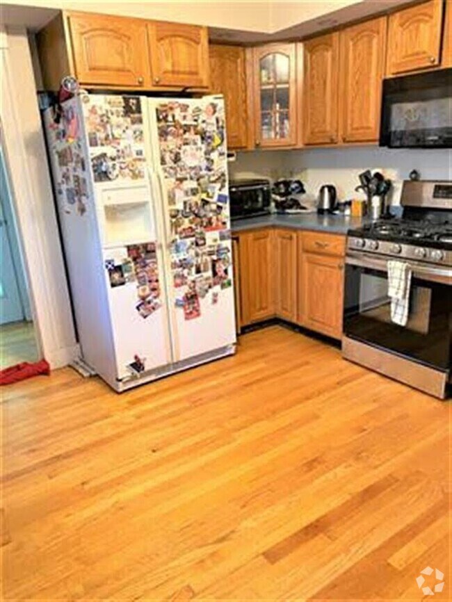 Building Photo - 35 Irvington Rd Unit #2 Rental