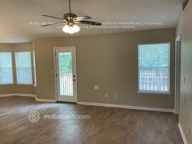 Photo - 1724 Chandelier Cir W