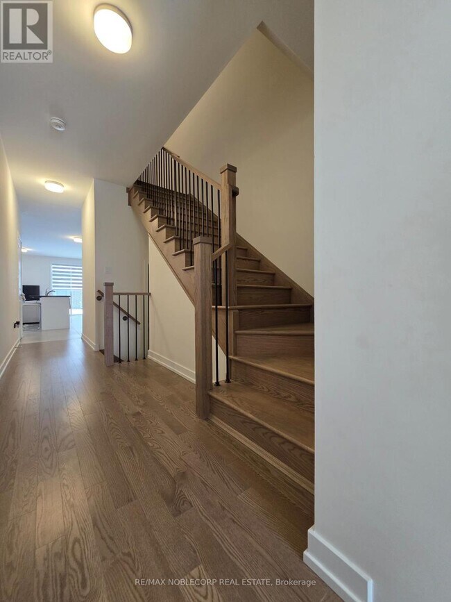 Photo - 34 Singhampton Rd