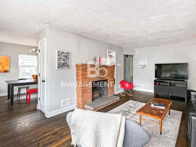 Photo - Light & Bright Modern Daylight Ranch Loaded with Updates! Walking Distance to Kennedy School!!!!