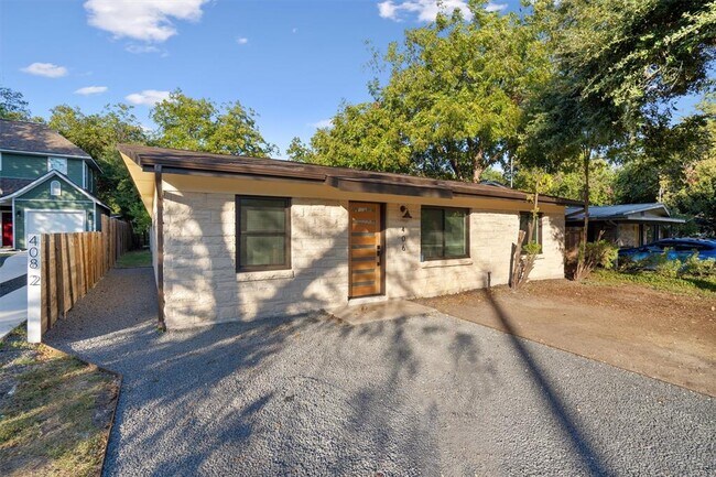 Photo - 406 Hammack Dr