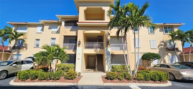 Building Photo - 1502 SW 50th St Unit 104