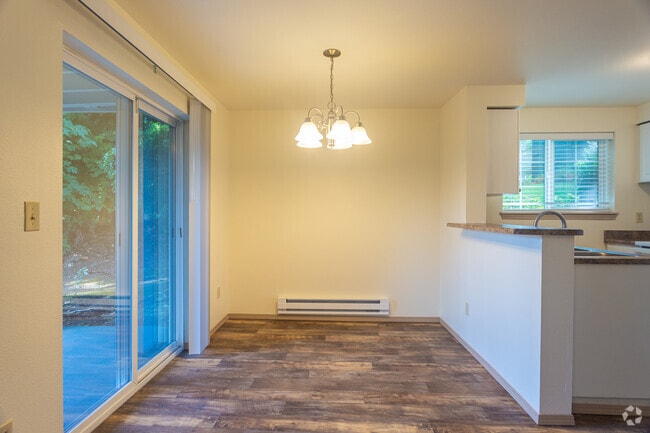 1BR, 1BA - 800SF