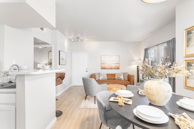 Building Photo - Parkway Terraces Rental