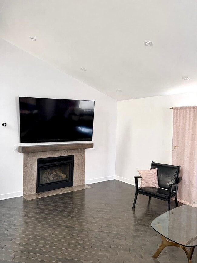 Photo - 600 Le Parc Cir