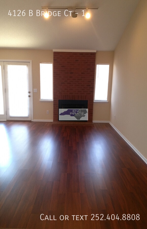 Photo - 4126 B Bridge Ct-1
