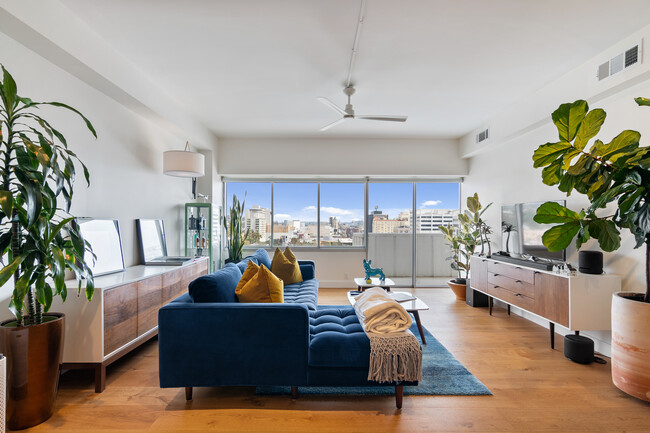 Photo - 7135 Hollywood Blvd Condo Unit 906