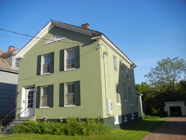 Photo - 132 Colchester Ave